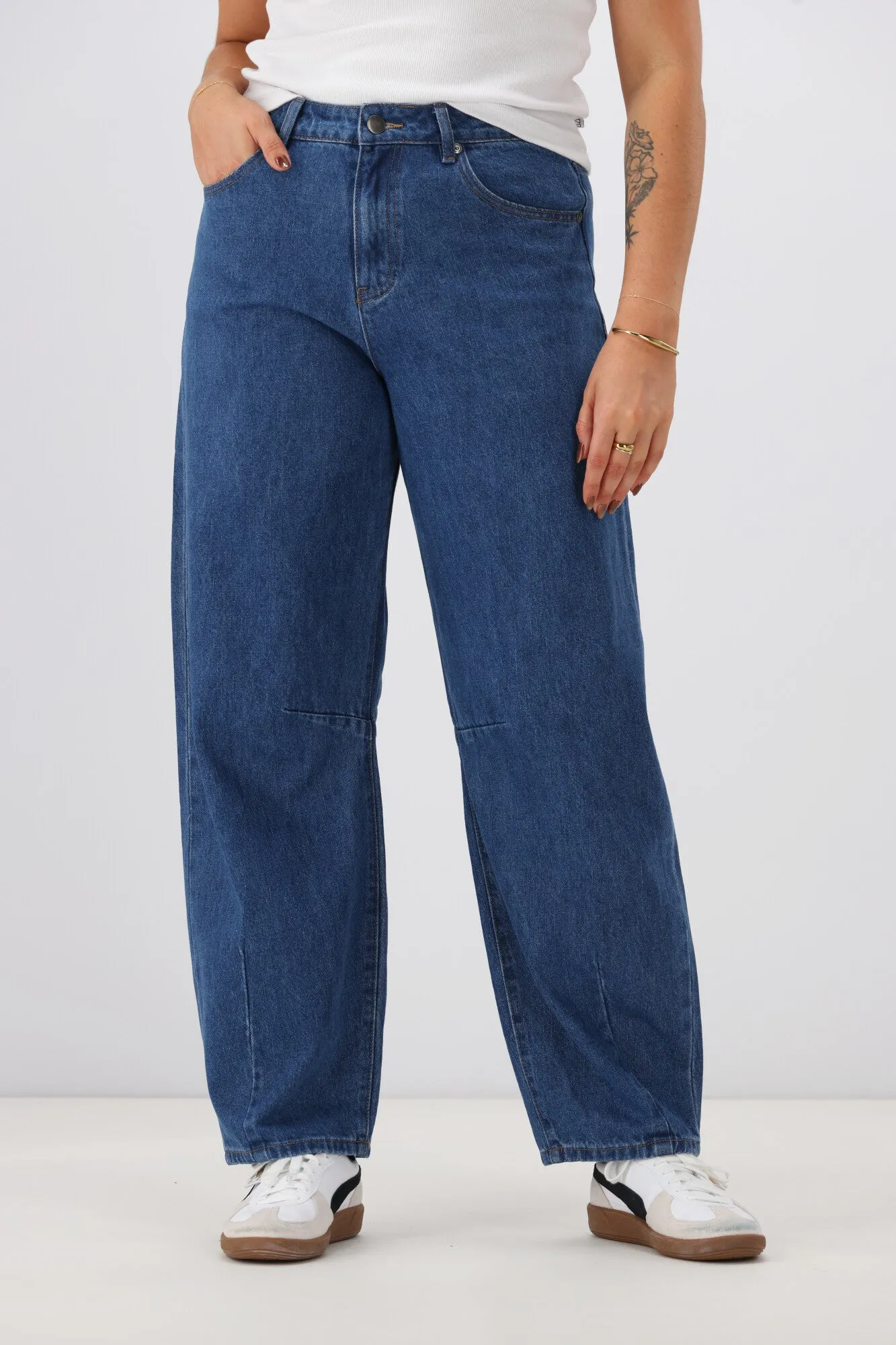All About Eve Hallie Barrel Leg Jean Denim