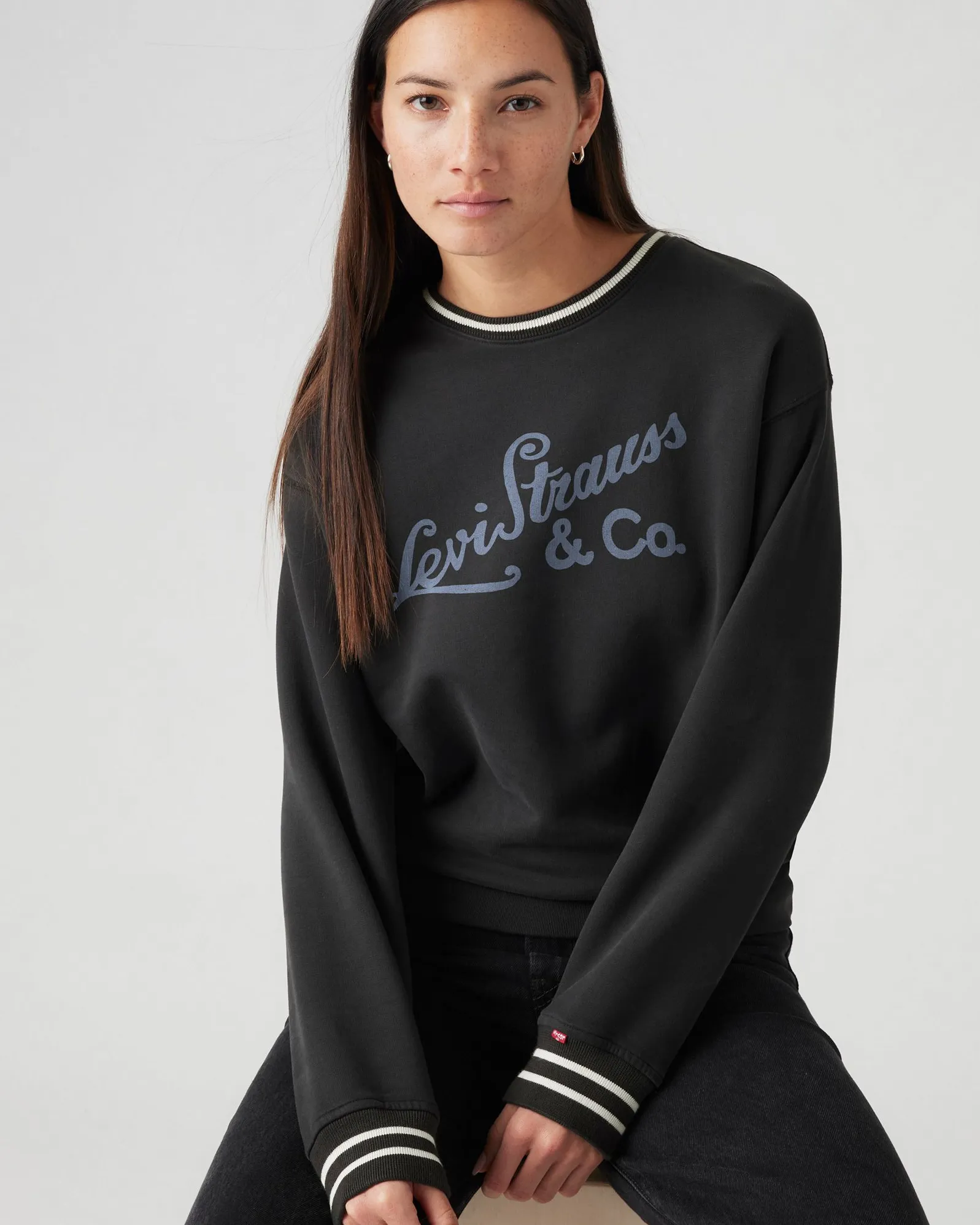 Levi's® Womens GL Heritage Sport Crew Sweat - Archival Script / Pirate Black