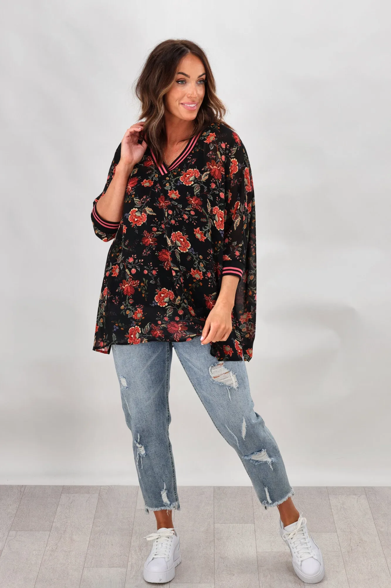 Shine On Label Tylee Top Top Black Floral