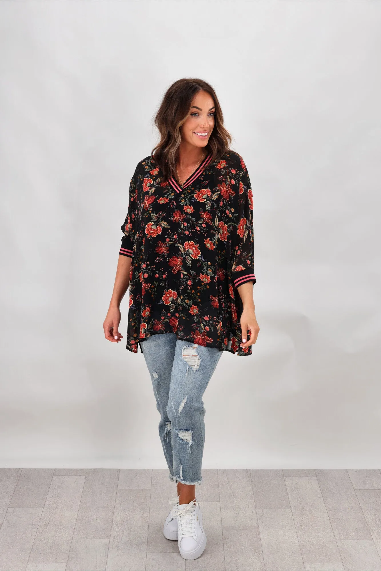 Shine On Label Tylee Top Top Black Floral