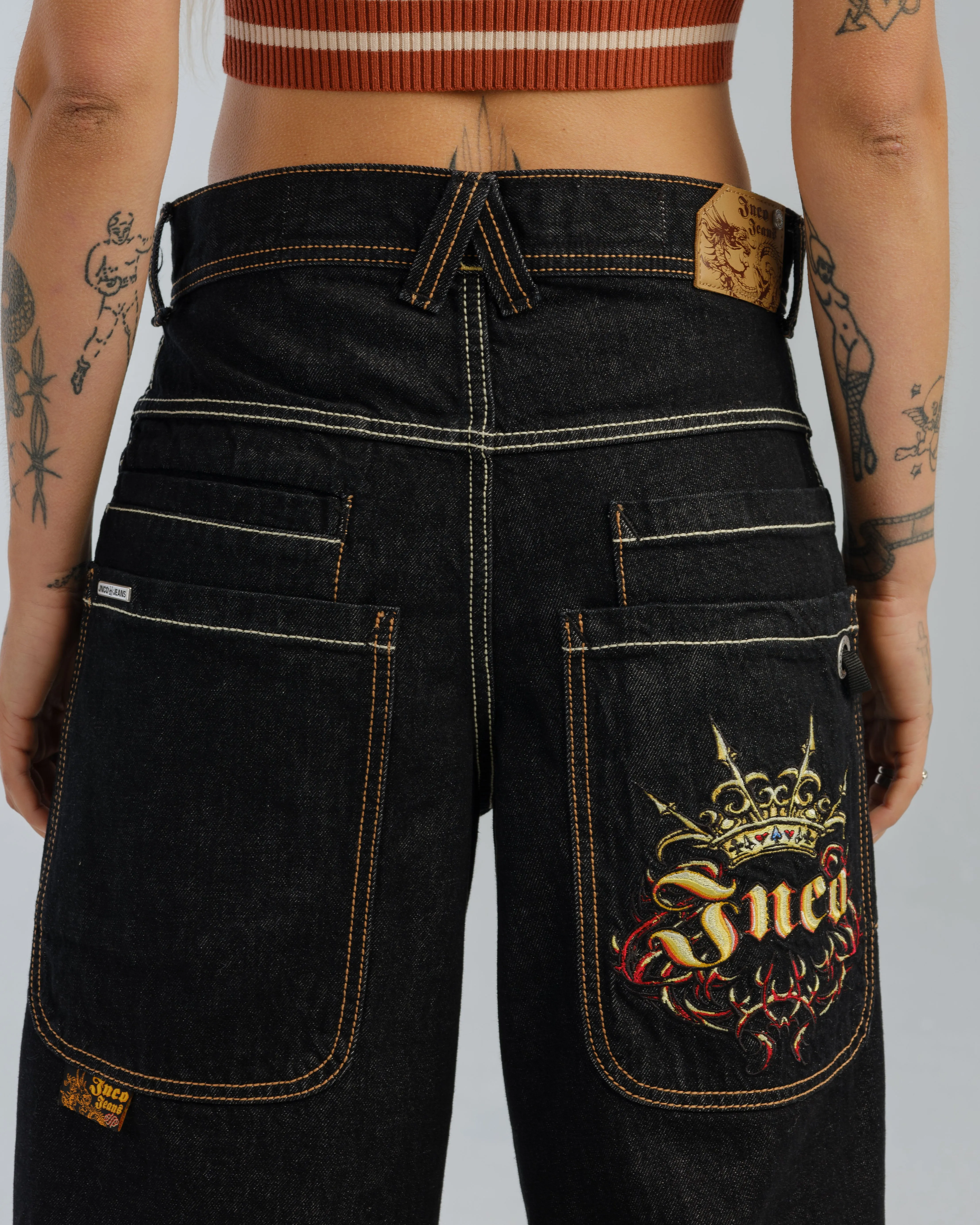 W Royal. 23. Laser Black.